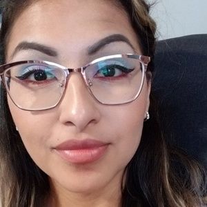 Meet your Posher, Gladis